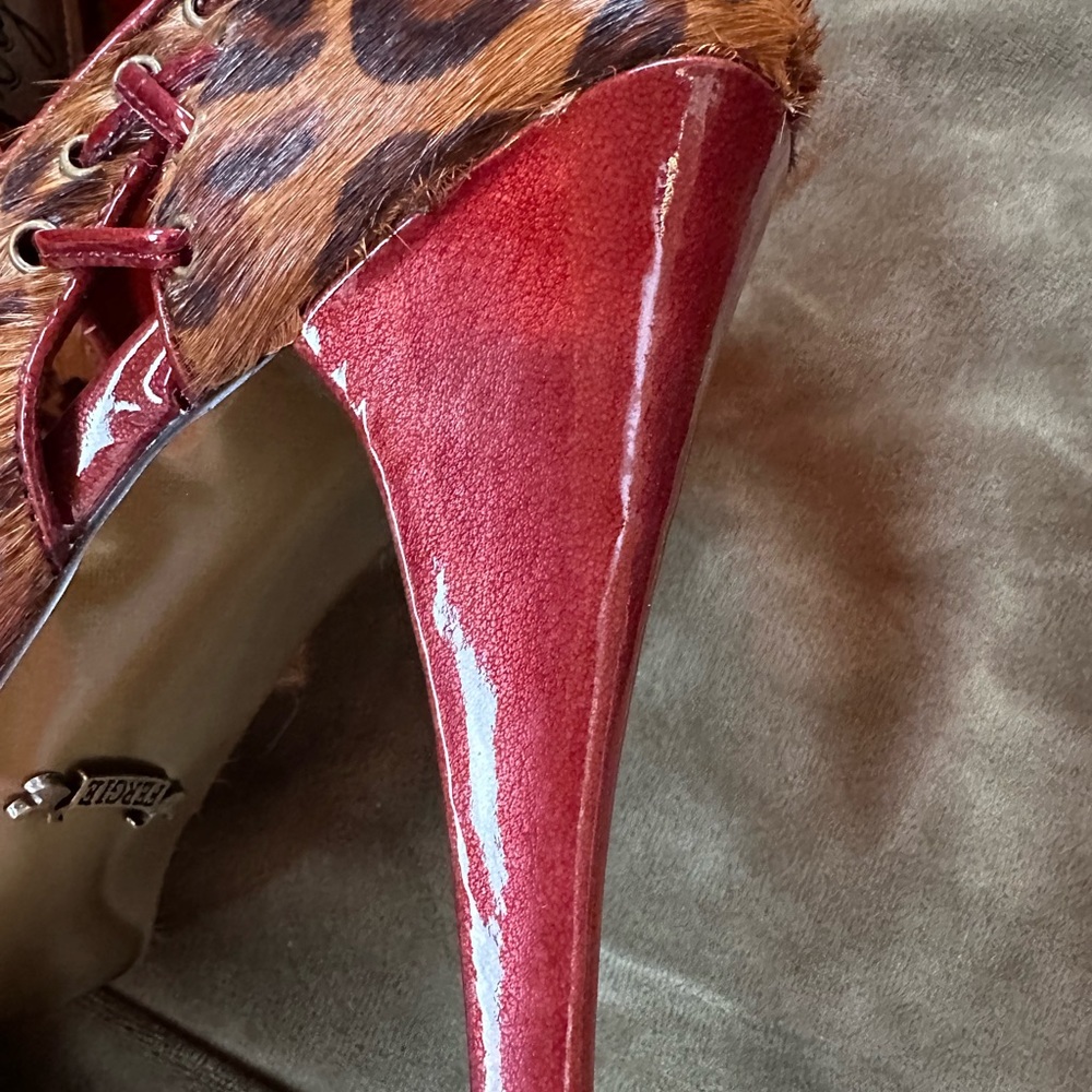 Fergie “Jester” 7.5 peep toe leopard print high heels - Picture 6 of 10